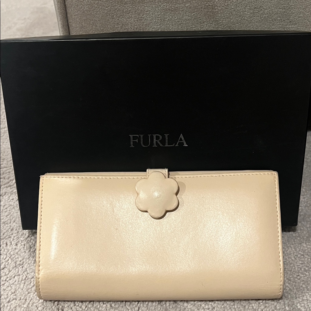 Furla Beige Women's Wallet With Floral Accent